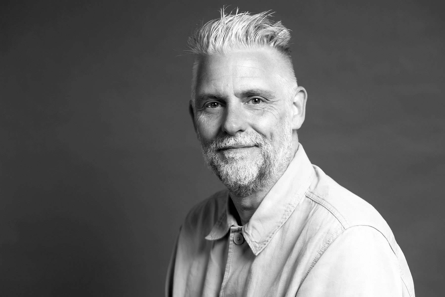 THE PHOTOGRAPHER CHANGING HOW PEOPLE SEE HOSPICE CARE